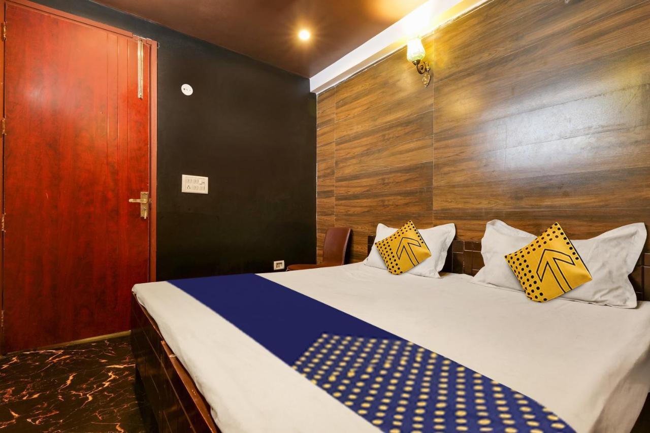 Oyo Flagship 81486 Hotel Mahalaxmi Guesthouse Nova Deli Exterior foto