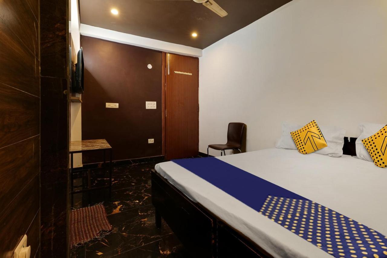 Oyo Flagship 81486 Hotel Mahalaxmi Guesthouse Nova Deli Exterior foto